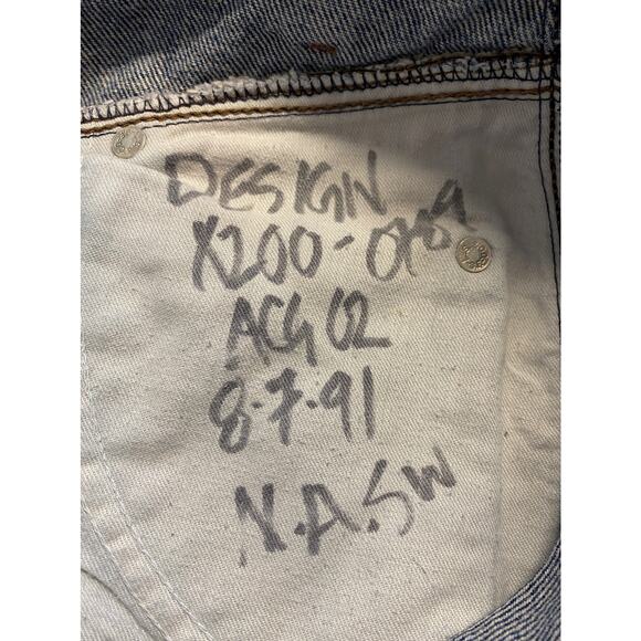 Levis Vintage 900 Series Woman's Size 27 Inch High Waist Double Button Fly Jeans - Picture 6 of 16